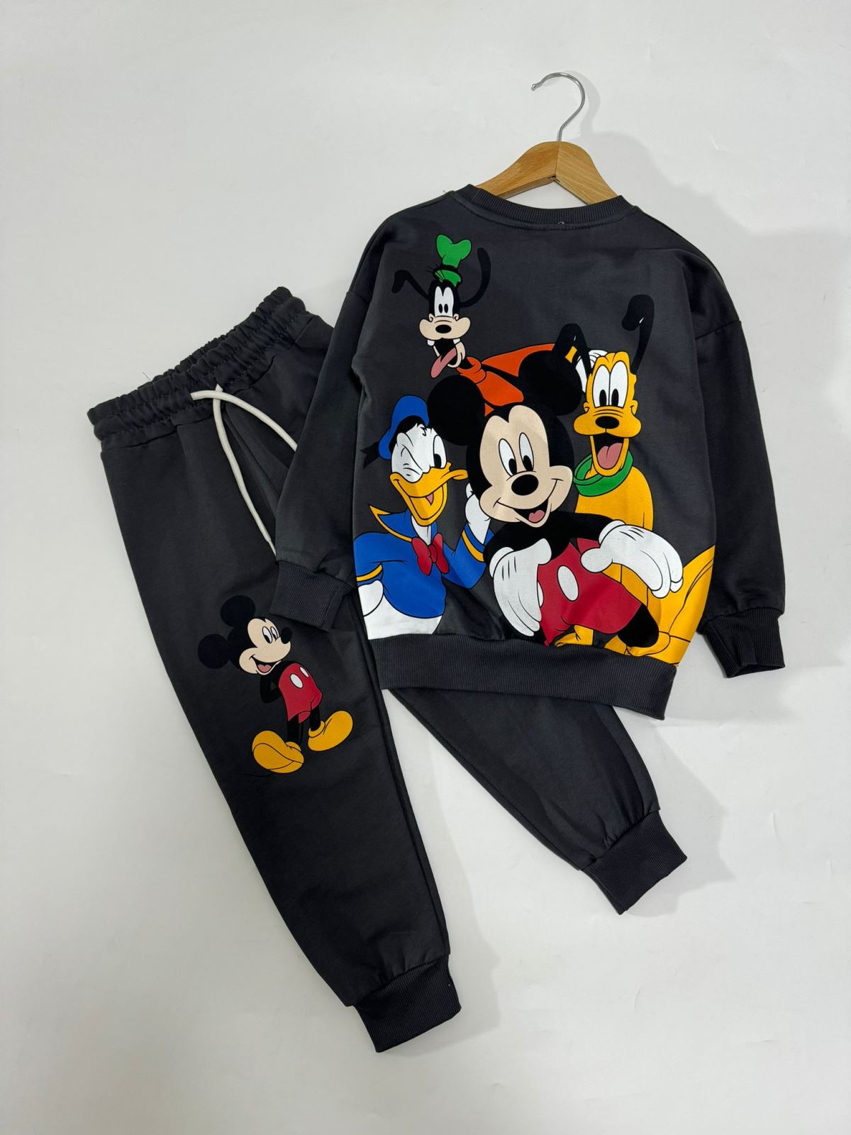 Mickey%20Mouse%20Sırtı%20Baskılı%20Erkek%20Eşofman%20Takımı